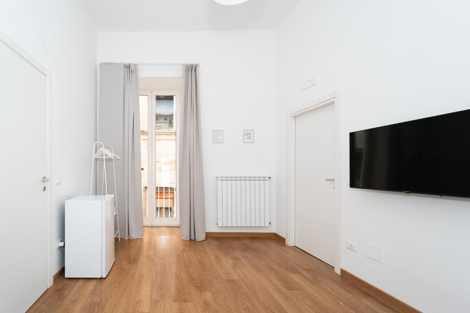 Smart Rent Nei Pressi Di Via Toledo 2 Da Letto * Naples